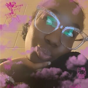 Meet your Posher, Genevie